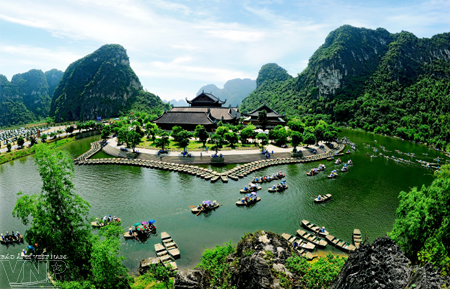 Ben thuyen trang an