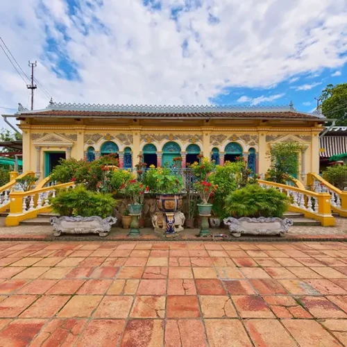 Nhà cổ bình thuỷ